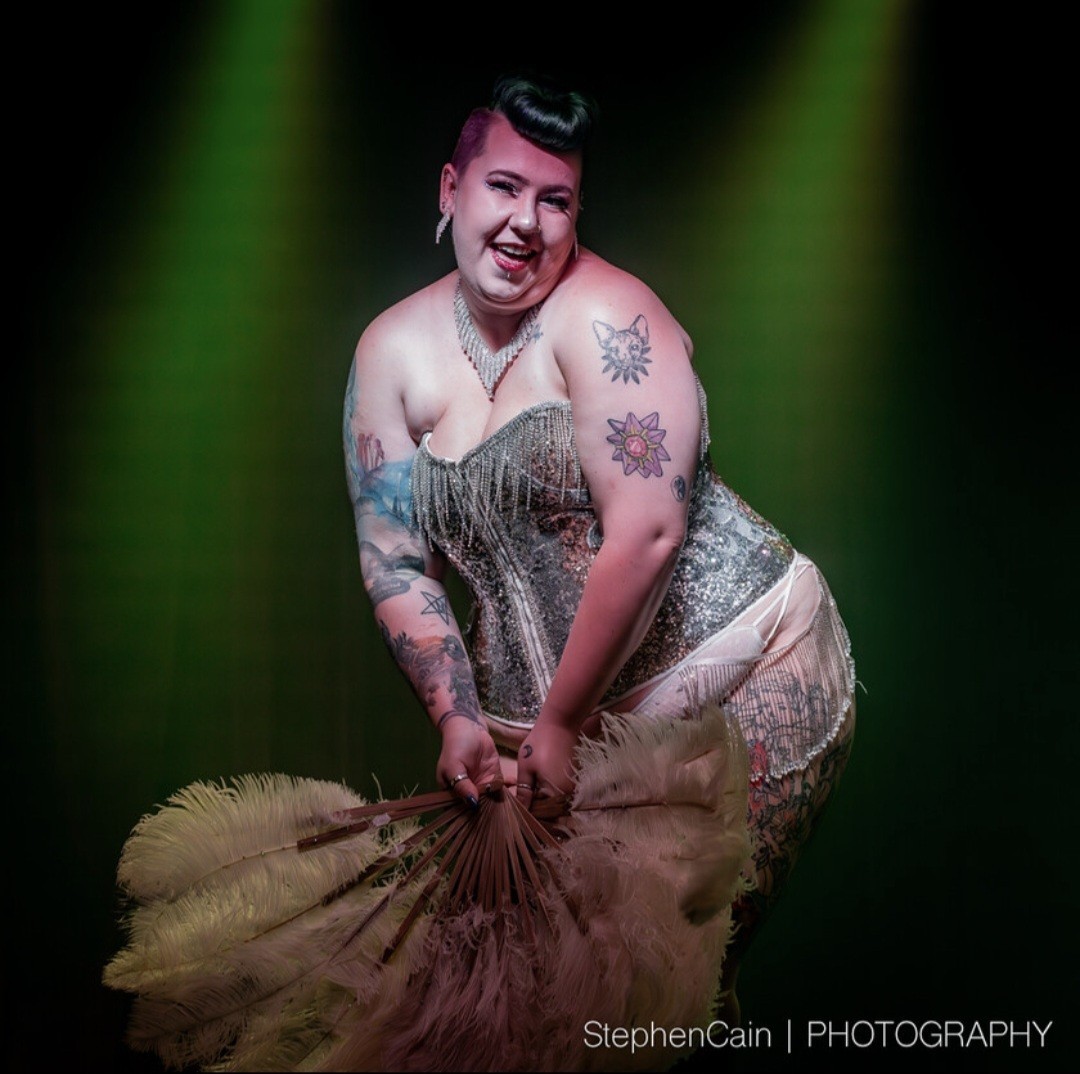 Kitty de Vyne at The Upsidedown Cabaret. Photo: Stephen Cain Photography