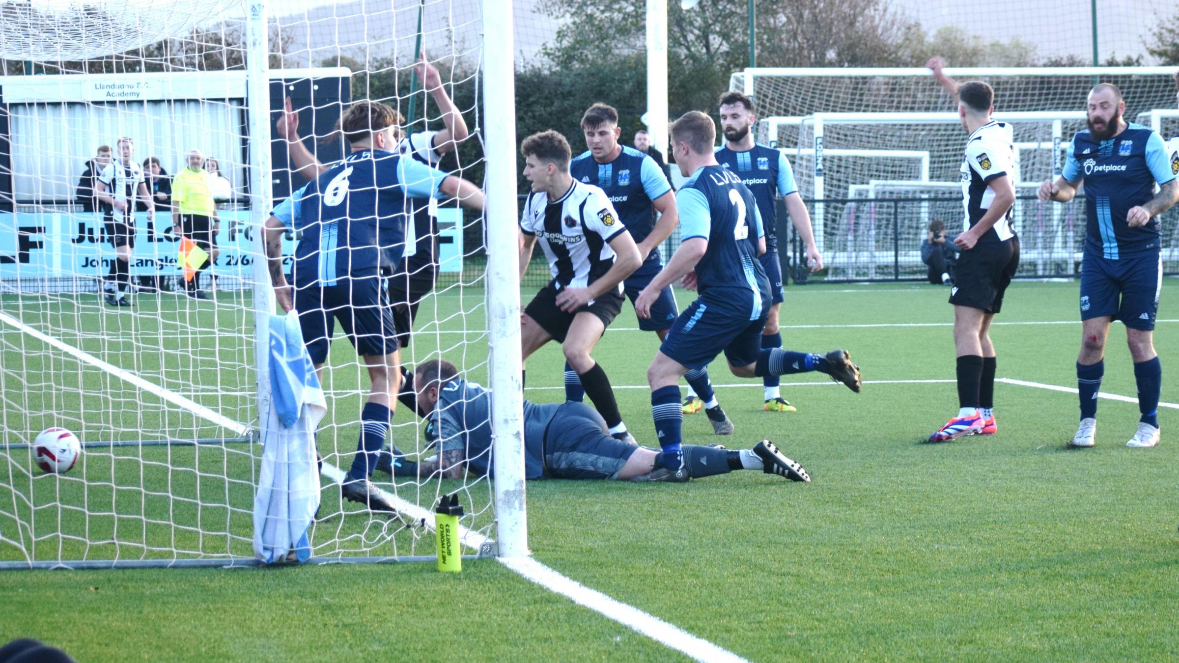 Kinmel Bay v Llandudno Town. Photos: Barry Griffiths